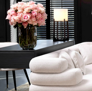 Falcon table lamp by Eichholtz 