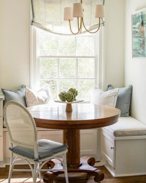 Reed Small chandelier designed by Thomas O'Brien