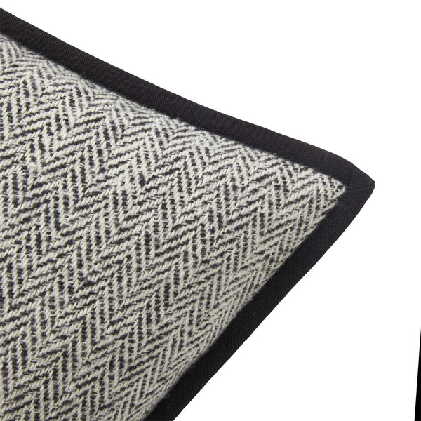 Ralph Lauren Home decorative pillow, from the Archer collection (HABlack)