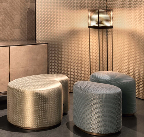 Puf Armani Casa, Lawrence