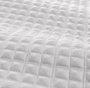 Narzuta Ralph Lauren Home, z kolekcji Argyle (Platinium)