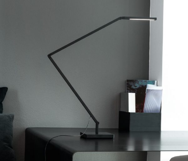 Lampa stołowa Untitled Linear marki Nemo Lighting