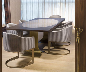 Bellavista Collection Tulipe Table