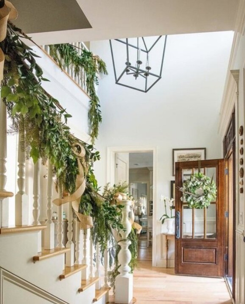 The Darlana Extra Large pendant lamp by Chapman & Myers Visual Comfort brand