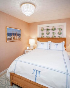 Aerin Jacqueline Plafond 