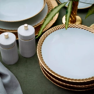 L'Objet dessert plate, from the Corde (Gold) collection