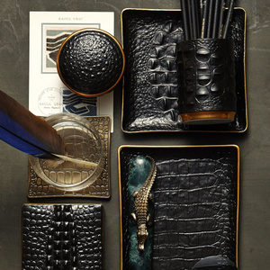 Szkatułka Crocodile marki L'Objet