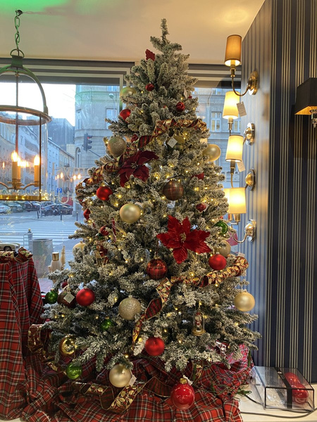 Deluxe Christmas Tree 210 cm - 500 LEDs