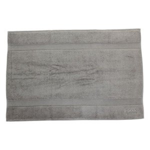 Hugo Boss mat, from the Loft collection (Silver)