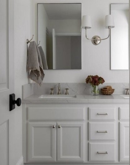 Kinkiet dwuramienny Vendome projektu Thomas O'Brien