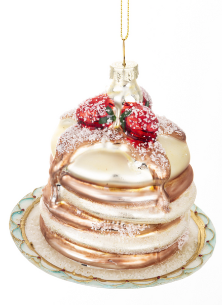 Christmas decoration - pancake with strawberries