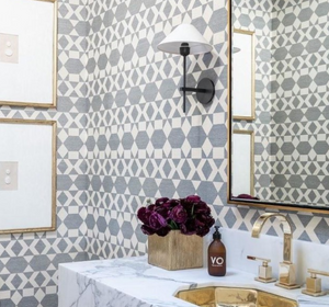 Kinkiet Hackney projektu J. Randall Powers