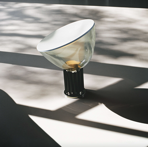 Lampa stołowa Taccia (PMMA) marki Flos