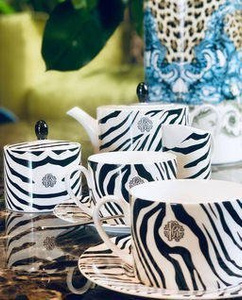 Zestaw sześciu filiżanek do herbaty Roberto Cavalli Home, z kolekcji Zebrage 