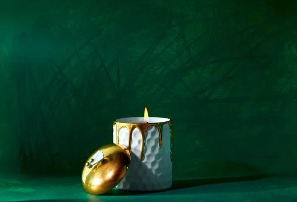 L'Objet Beehive scented candle from the Luminescence collection