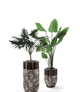 Longhi Godwin garden pot