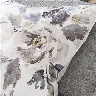 Designers Guild Shanghai Garden Ecru decorative pillow