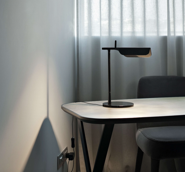 Lampa stołowa Tab marki Flos
