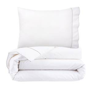 Yves Delorme bedding set, from the Flandres (Pierre) collection