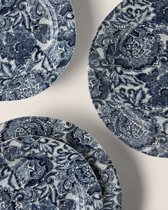 Zestaw dwóch talerzy sałatkowych marki Ralph Lauren z kolekcji Faded Peony