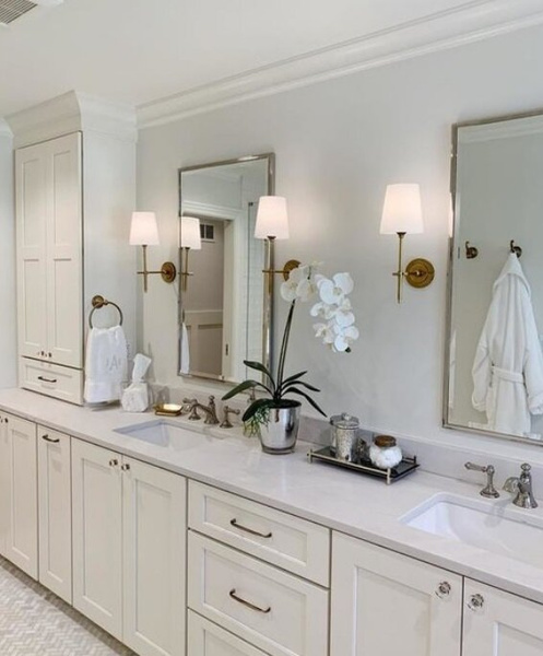 Thomas O'Brien Bryant wall lamp