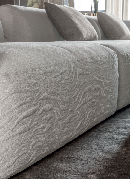 Nip sofa by Longhi