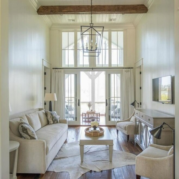 The Darlana Extra Large pendant lamp by Chapman & Myers Visual Comfort brand