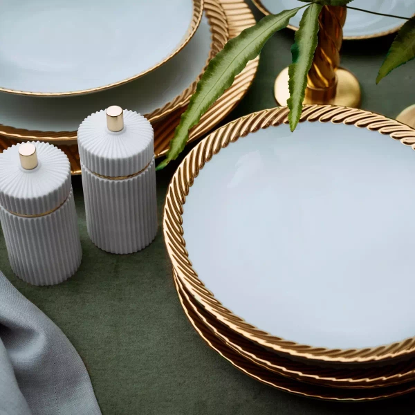 L'Objet dessert plate, from the Corde (Gold) collection