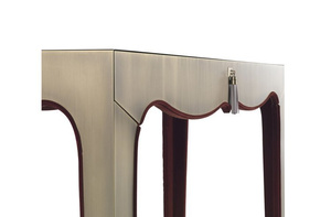 Royal dressing table by Gianfranco Ferré Home