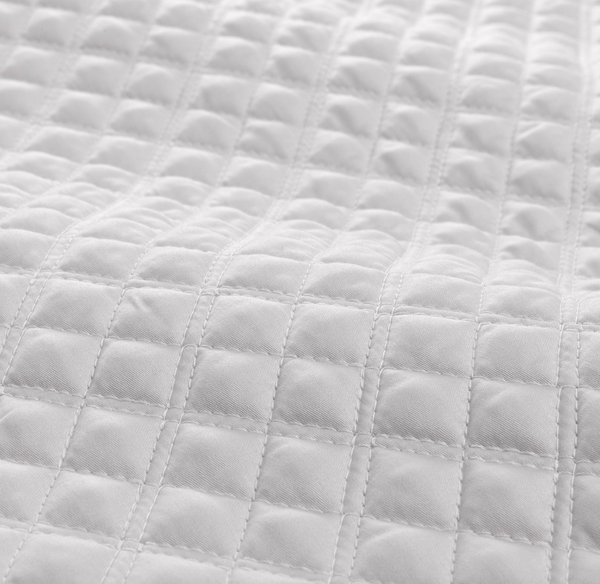 Narzuta Ralph Lauren Home, z kolekcji Argyle (Platinium)