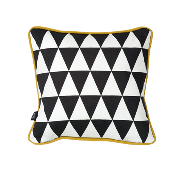 Poduszka dekoracyjna w geometryczne wzory
