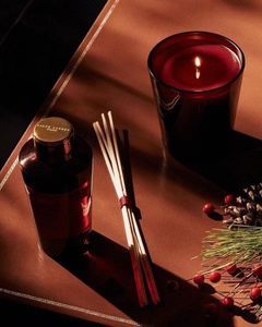Świeca zapachowa Ralph Lauren Home, z kolekcji Holiday