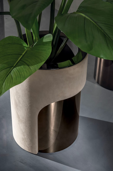 Harper Cachepot garden planter by Longhi