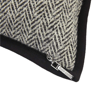 Ralph Lauren Home decorative pillow, from the Archer collection (HABlack)