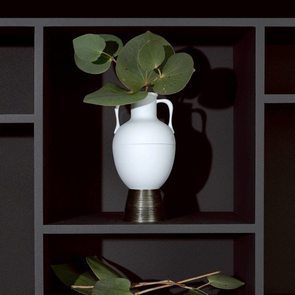 L'Objet amphora (saucer) for incense sticks