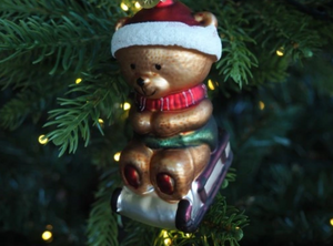 Ozdoba świąteczna - miś na sankach