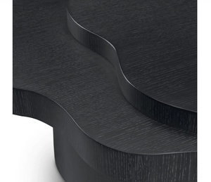 Stolik kawowy Cesareo firmy Eichholtz