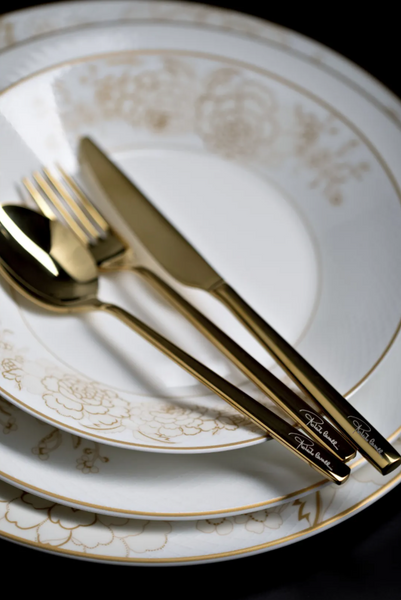 Set of six table knives from the Roberto Cavalli Home Logo collection