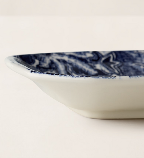 Dekoracyjna tacka marki Ralph Lauren Home x Burleigh Faded Peony (Indigo)