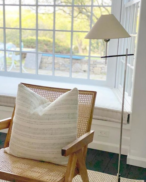 Lampa podłogowa Hackney Bridge projektu J. Randall Powers