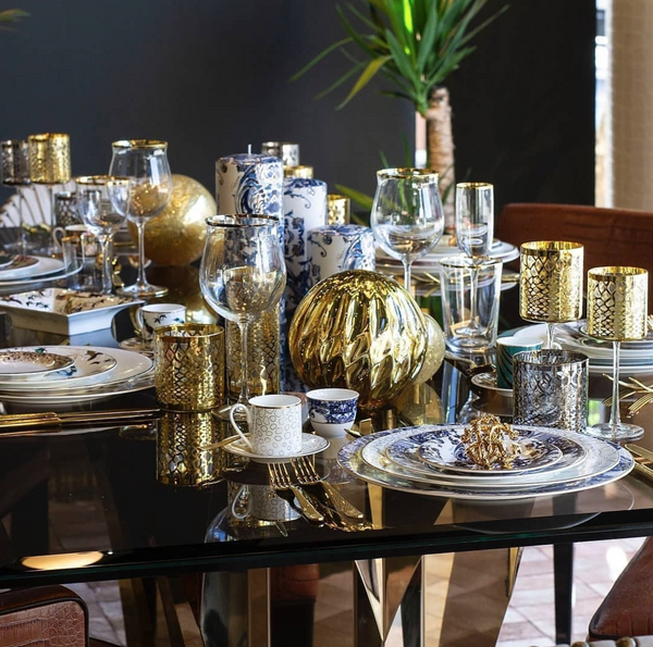 Kryształowy kieliszek do wina Roberto Cavalli Home, z kolekcji Monogram Gold