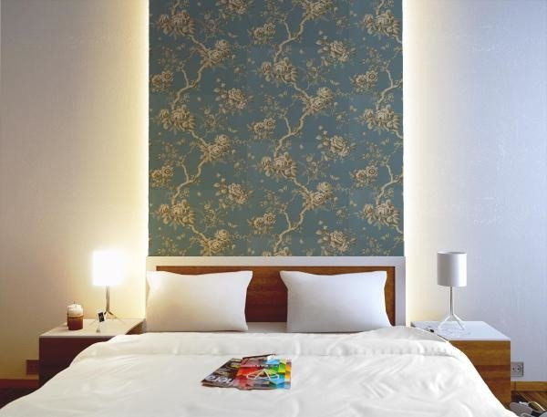 Ashfield Floral Ralph Lauren Home wallpaper, from the Signature Papers collection