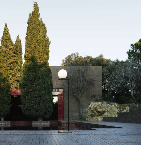 IC Lights Floor 1 garden lamp by Flos