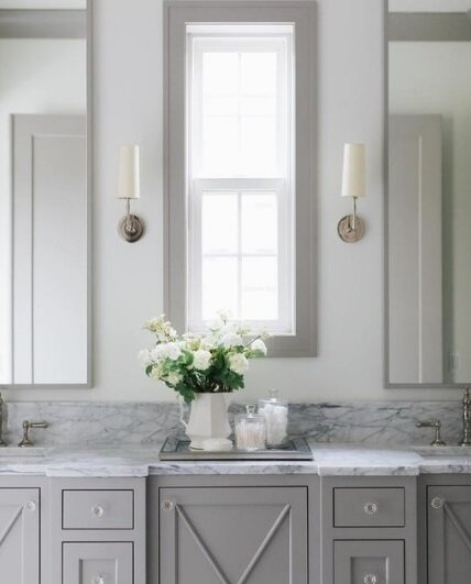 Thomas O'Brien Ziyi wall lamp