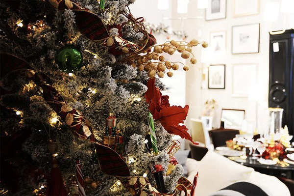 Christmas ornament-candle with clip