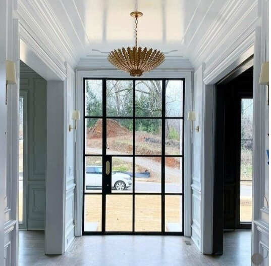 Aerin Hampton Large chandelier