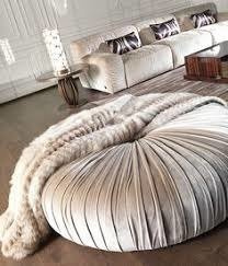 Puf Sharpei marki Roberto Cavalli Home Interiors