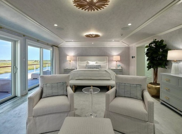 Claymore Grande plafond designed by E.F Chapman Visual Comfort brand