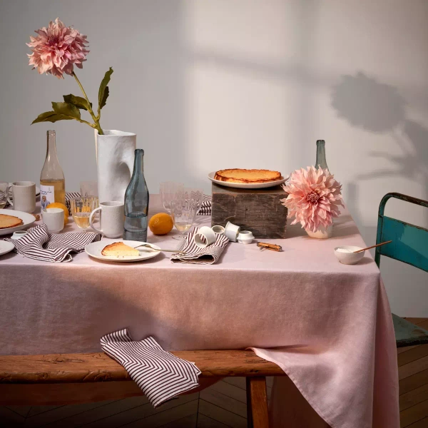 L'Objet sauce boat from the Terra Large collection