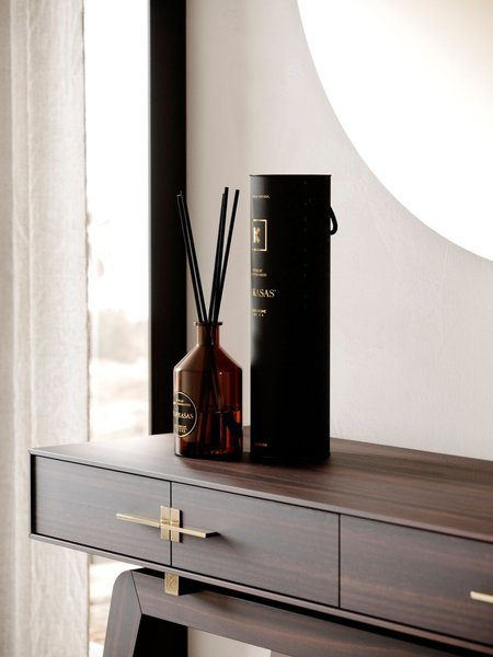 Konsola Laskasas Niels